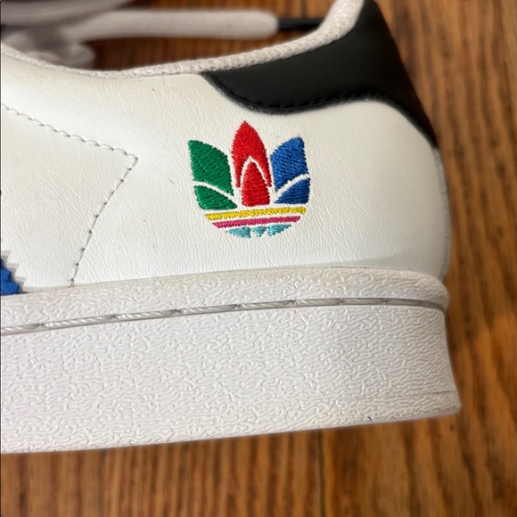 Adidas Superstar "J" Colorful Stripes Cloud White Sneaker Men's size 5 Women 6.5 - Picture 7 of 16